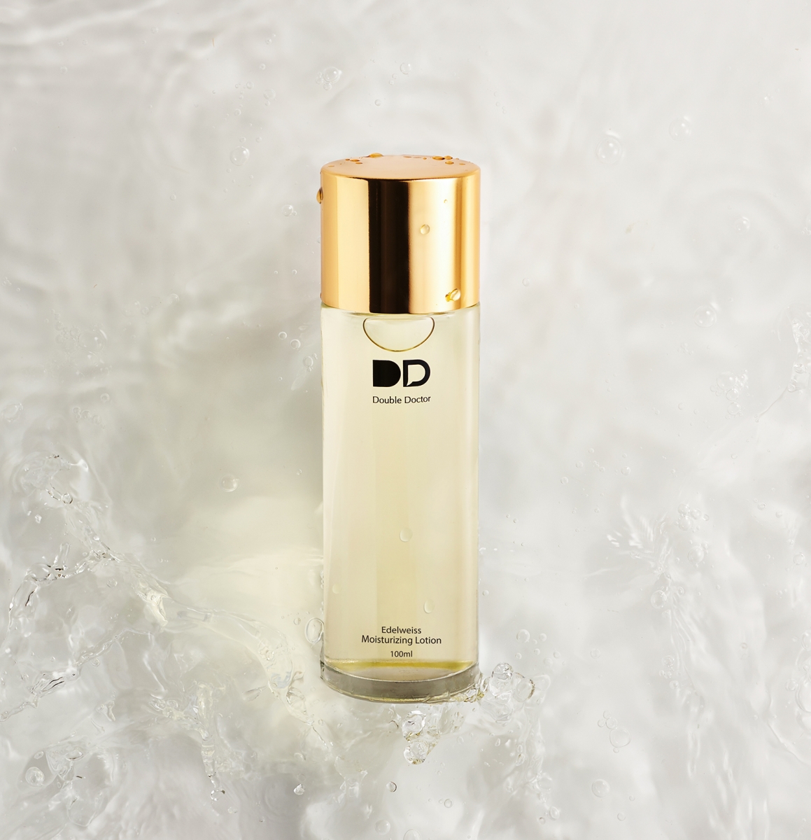 ✨ Double Doctor 雪绒花保湿活肤露 刚上架不到一个月就被抢购到断货的这款超好用Toner - Double Doctor 雪绒花保湿活肤露，让很多台湾和大马女生一试成主顾 ♡ 效果正如起名，用过后会感觉洗完脸的肌肤瞬间“活”起来！