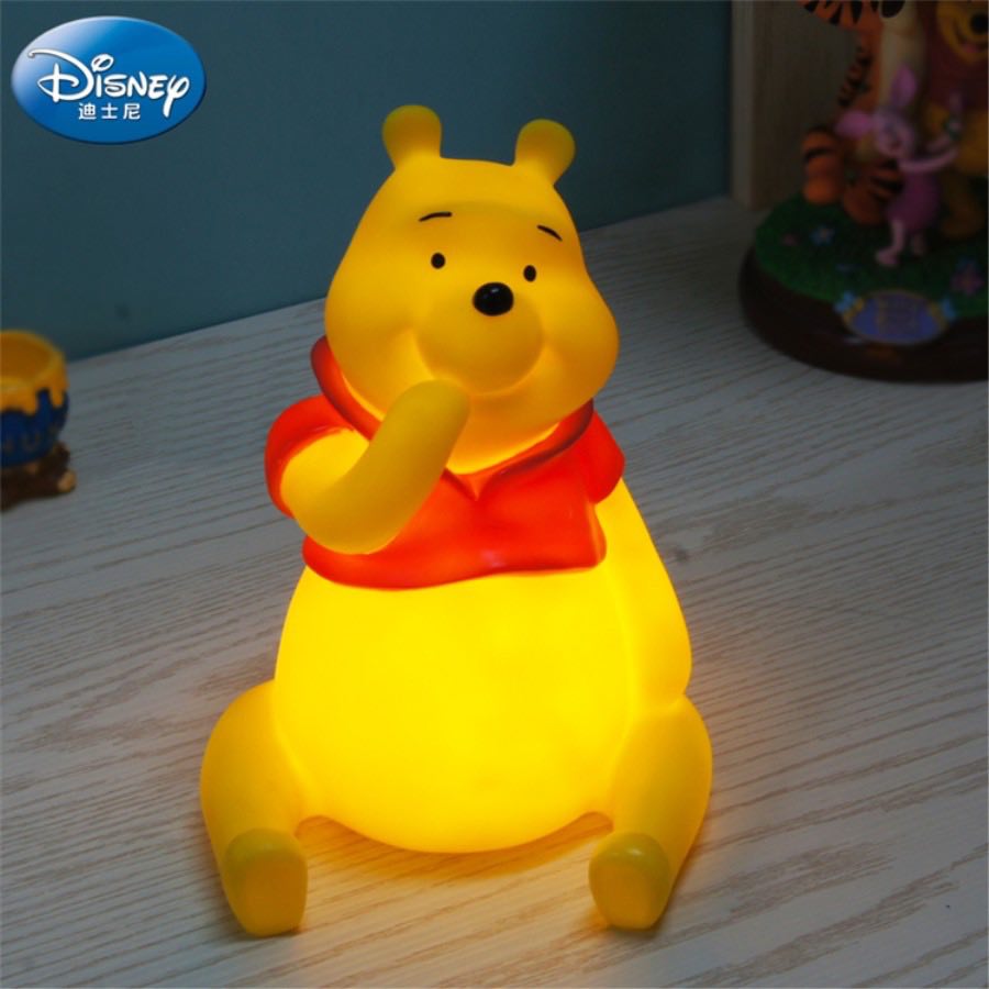 #5 小熊维尼小夜灯 萌萌的小熊维尼相信很多Girls都喜欢!立体设计的这款会从维尼的胖肚肚透出柔和灯光,可爱感MAX!❤️(RM91.01)>>> 点击查看购买链接