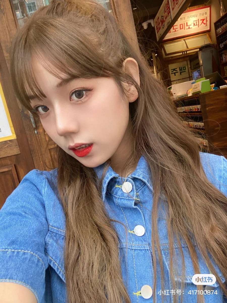 推荐色 ：#7K Ash Kaki （RM28.88）>> 【点击查看购买详情】 带灰度的一款Rose同款「苦亚麻」棕绿色，博主没有漂过发也很上色呢！