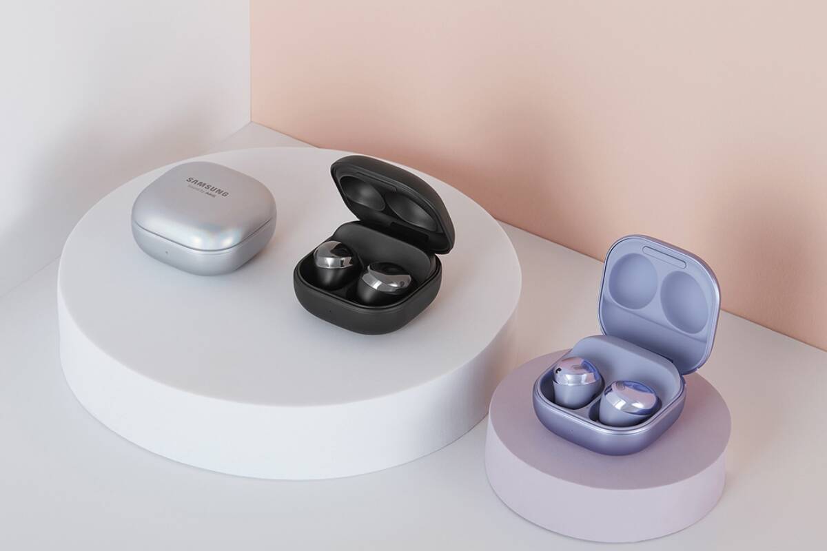 # Samsung Galaxy Buds Pro也推出了绝美梵梦紫色 紫色控绝对被暴击心脏!除了S21系列,无线耳机 Buds Pro 也有推出梵梦紫色~另有黑色和银色可选。主打降噪功能可过滤高达99%背景噪音的这款耳机,让你即使身在嘈杂环境中也能隔绝杂音沉浸在喜欢的音乐里,享受绝佳听觉飨宴。