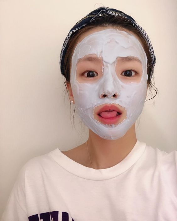 马来西亚天气常年湿又热,很容易就油光满面、黑头粉刺堆积难以清除(哭)想要把毛孔清洁干净、轻松代谢老化角质,呈现韩妞般的牛奶美肌?不妨参考编儿今天给护肤控女孩们特搜的这8款「去黑头粉刺」护肤好物,用10分钟左右的时间体会毛孔干净溜溜的满足感!?