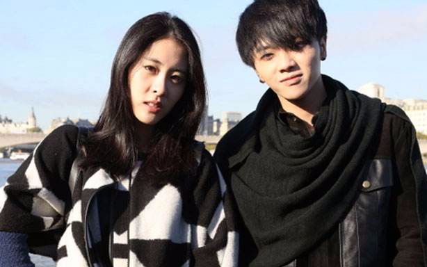稍早前中国娱乐圈爆出震撼弹!知名男、女歌手华晨宇和张碧晨在被曝出育有一名孩子后,接连发文承认消息并非谣传,令双方粉丝和网民们大感惊讶!