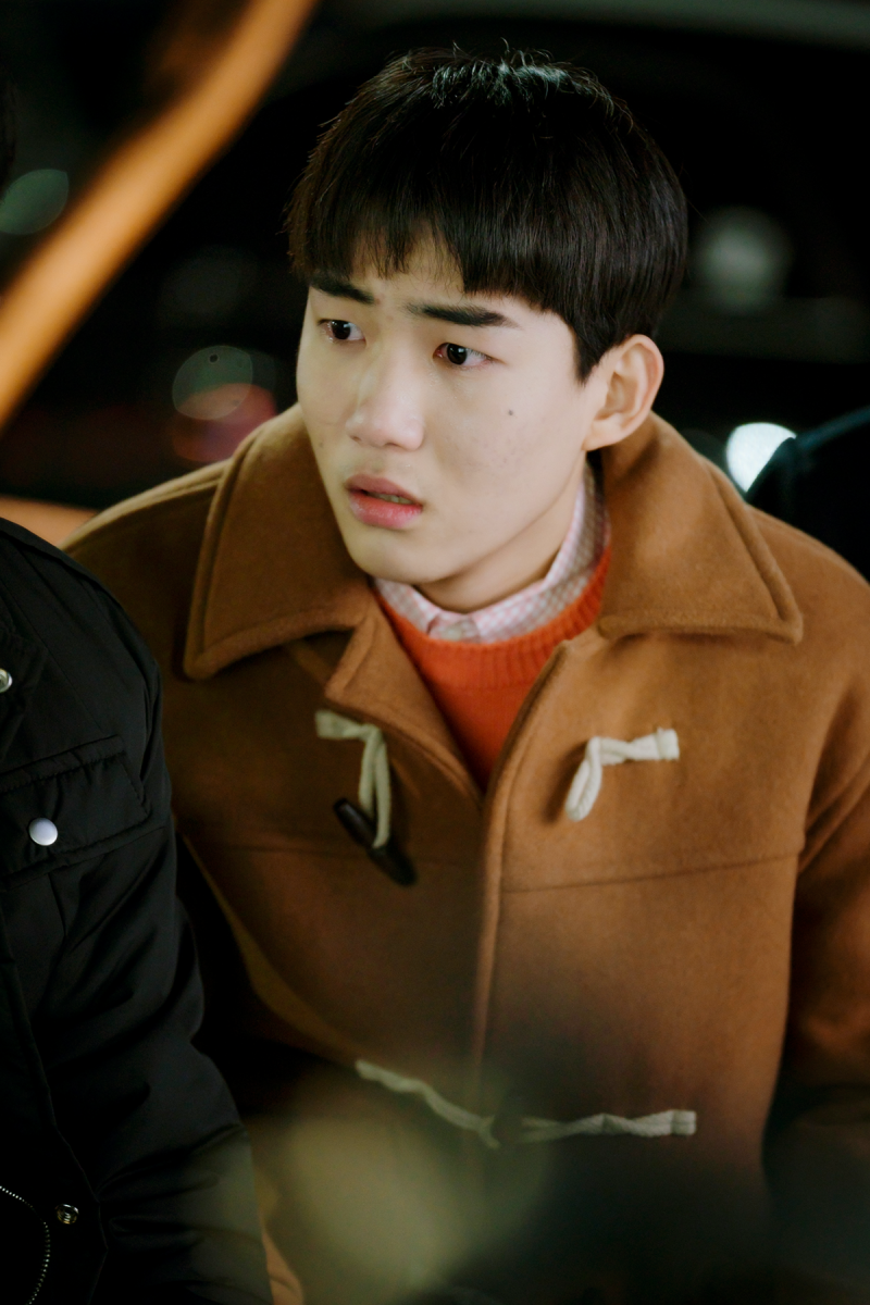 5、唐俊尚 00后韩国演员唐俊尚的姓氏“唐”在韩国非常罕见,于《爱的迫降》播出人气暴增后接受采访时被问及姓氏时他解释:我的父亲是马来西亚华人、妈妈是韩国人,唐姓确实是自己的本名姓氏;托姓氏的福,我的名字似乎更有记忆点了~”