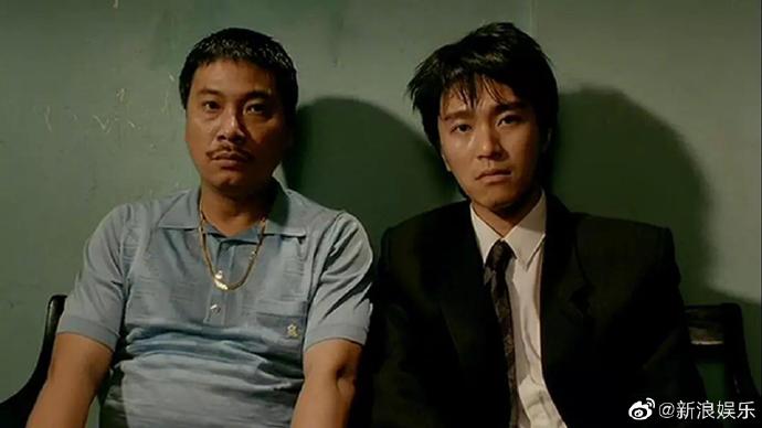 吴孟达在香港影史上堪称最强绿叶演员，和星爷周星驰搭档主演过不少经典佳作，如《赌圣》、《九品芝麻官》、《逃学威龙》、《食神》、《少林足球》等。