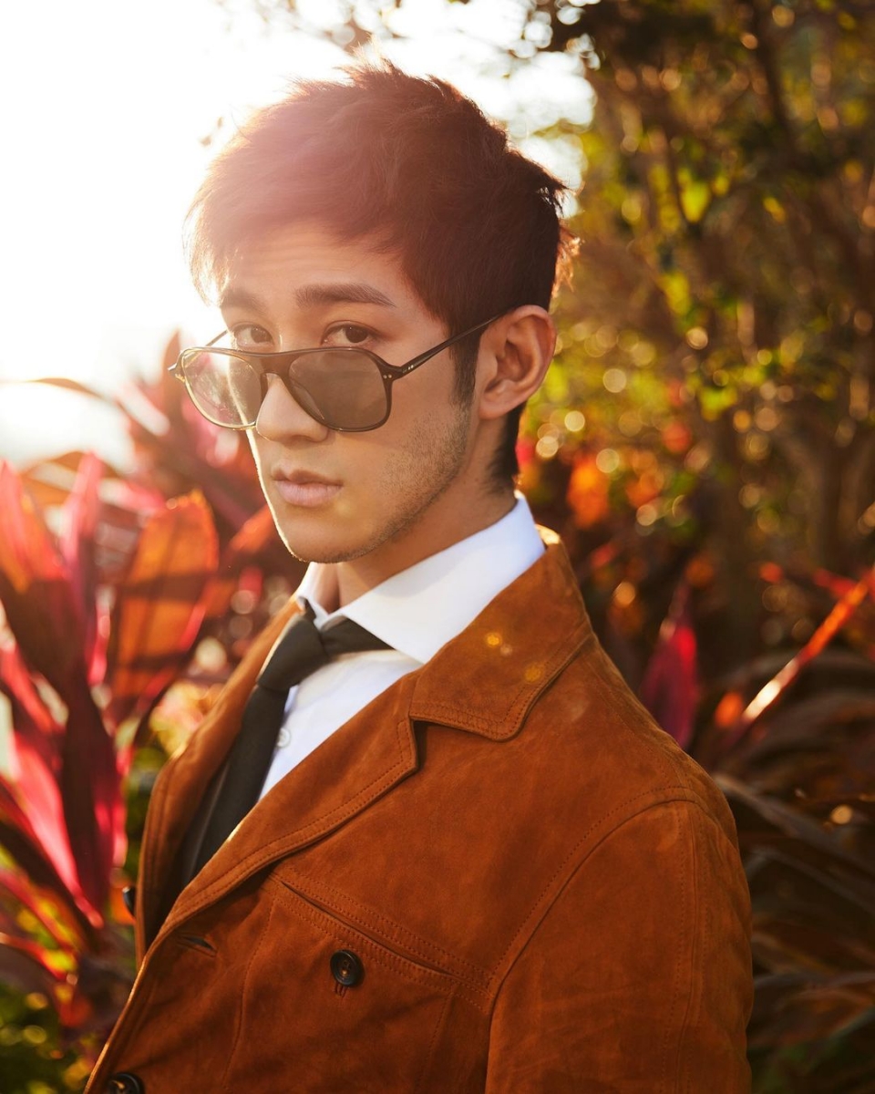 1、李治廷 说到「有马来西亚血统」的艺人明星,相信很多大马人首先联想到的是他:李治廷!他1987年出生于香港,父亲是马来西亚和中东混血儿,阿拉伯名是Aarif Rahman;近年主要在中国影视圈发展的他主演了不少新剧和电影,原本就是歌手背景出身的他在音乐上也有不少成就。