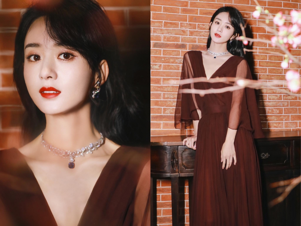 #赵丽颖酒红深V长裙 近期颖宝赵丽颖的红毯造型皆大走优雅轻熟女范儿；红毯上的简约妩媚酒红色轻纱长裙，以及更早发布的一套飒爽性感黑色露腿裙装，都非常抓眼球！