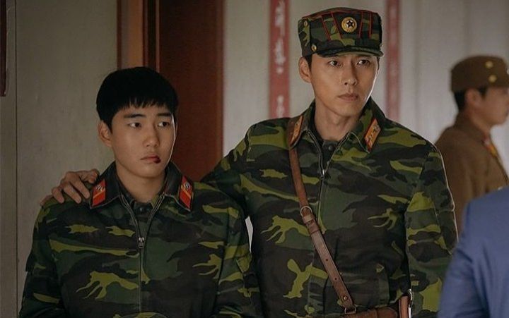 5、唐俊尚 00后韩国演员唐俊尚的姓氏“唐”在韩国非常罕见,于《爱的迫降》播出人气暴增后接受采访时被问及姓氏时他解释:我的父亲是马来西亚华人、妈妈是韩国人,唐姓确实是自己的本名姓氏;托姓氏的福,我的名字似乎更有记忆点了~”