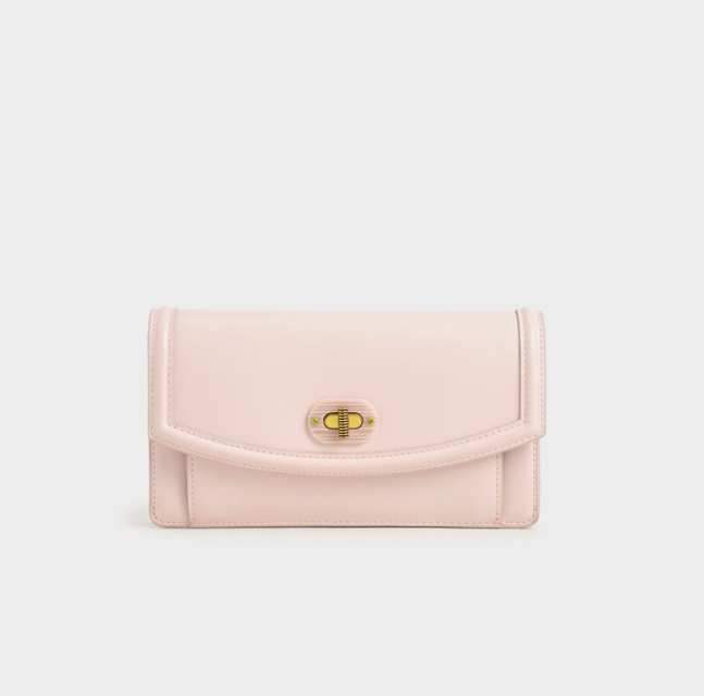 # 粉色钱包推荐:Charles & Keith Stone-Embellished Curved Long Wallet 长款钱包 小CK真的特别懂少女心有木有!超级唯美的Baby柔粉色,扣上链袋直接当小包包用、出席重要场合也能当手拿包~超多用途又百搭,太值得入手啦~