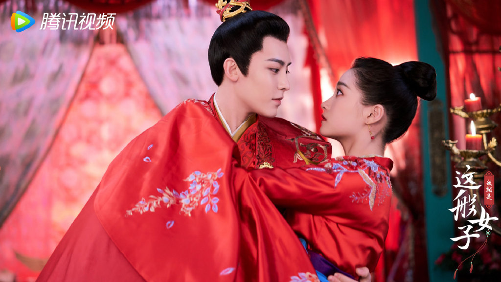 《我就是这般女子》| 豆瓣评分 6.4分 《我就是这般女子》汇集了新生代男、女神侯明昊和关晓彤领衔主演,男女主角人设讨喜有CP感,但蛮可惜的是从开播到播完并没有掀起太高讨论度,部分原著粉也对剧版改编不太满意。整部剧情偏甜宠沙雕喜剧类的风格,编个人觉得还是很下饭好追的,不算雷剧~