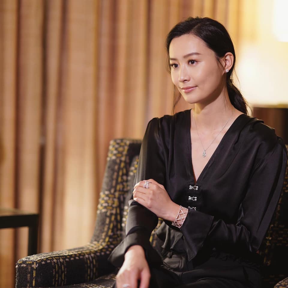 陈法拉2013年与前夫薛世恒离婚后，隔年只身赴往纽约升学，期间认识了法籍男友Emmanuel；俩人在拍拖约半年后恋情曝光。2019年5月Fala和Emmanuel宣布于法国巴黎正式结婚，在充满甜蜜氛围的521宣布升格当人妻的喜讯。