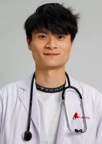 ☑️ 油头、凌乱发型OUT! 下面这位改造模特要来给理工男、医学系男生们正名!