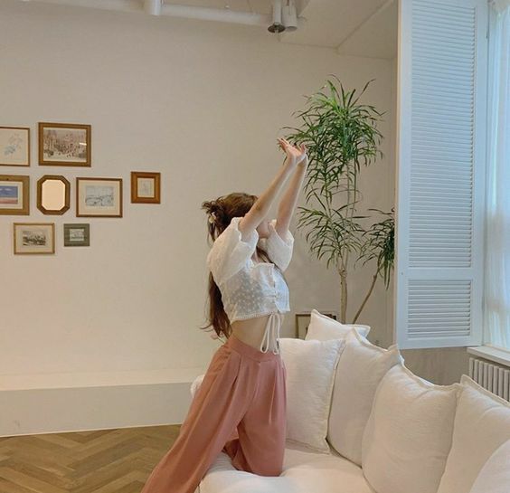 平时工作忙碌，下班后和周末就想瘫软在沙发上超不想做家务～但不好好打扫的话，灰尘杂物遍布的环境又特别让人烦躁。所以最好就是...将家务简化再简化，越快完成越好！