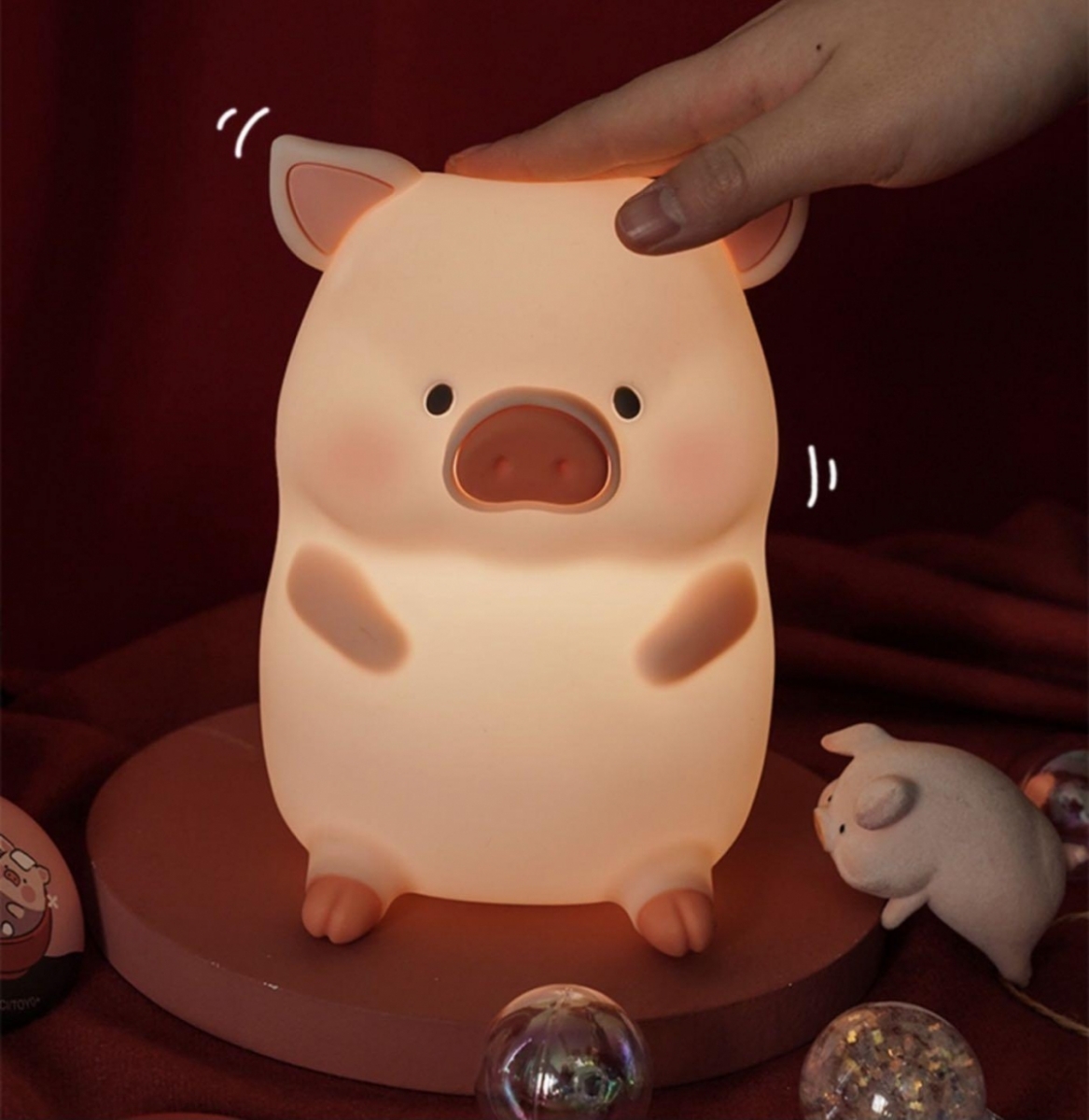 最近九木杂物社和LULU猪联名推出的「拍拍夜灯」在小红书上讨论度非常高～悄悄告诉大家...在马来西亚Shopee已经能买到喽！马上跟着编一起往下看更多详情：