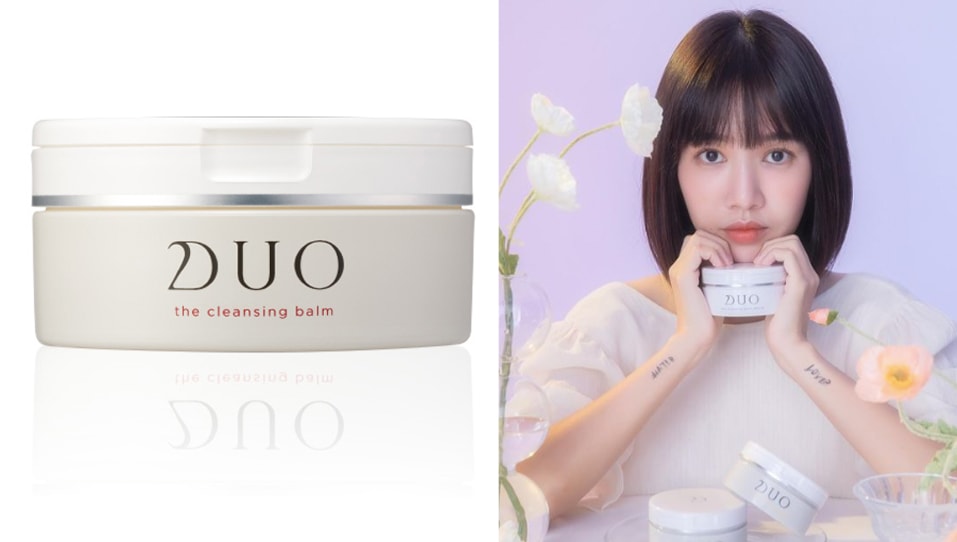 TOP 2 :DUO The Cleansing Balm 5效合1卸妆膏(保湿款) 「5效合1」DUO丽优卸妆膏利用毛孔洁净微胶囊的最新科技洁净成分,与肌肤结合后深入肌肤毛孔底层,不仅将表面的彩妆洗卸掉,连带老废角质、毛孔脏污都会被紧密抓住,在用水冲洗脸部时脏污会随着水流被带走。在渗透毛孔进行清洁工作的同时,卸妆膏中的美容成分还会停留在角质层中。本次登榜亚军的是玫瑰香+最保湿款,相比起另外2款深层净化和净白透亮款更具保湿力,高效保湿有效减少肌肤皱纹产生。(参考价格 RM152 / 90g)>>> 【点击查看购买链接】