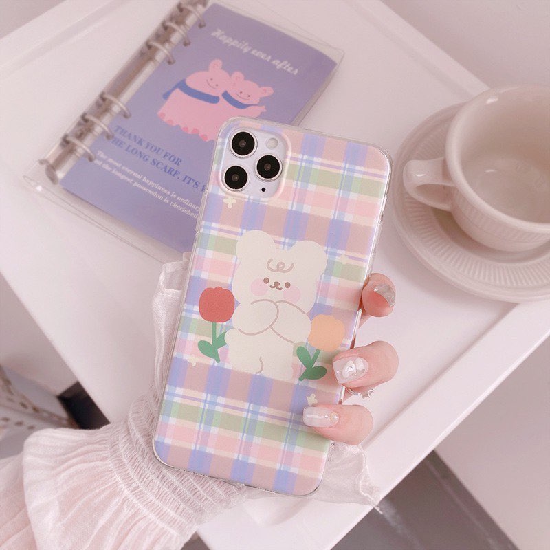 清新粉嫩格纹+小熊插画手机壳(RM4.86)>>> 【点击查看Shopee购买链接】