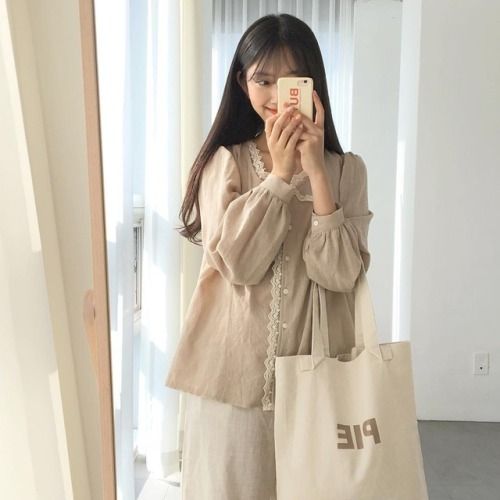 存钱早日成功买房 Tips 6 :现金/固定E-Wallet Top Up数额取代信用卡 除非有很好的理财习惯,否则信用卡就是个花掉未来钱的深渊!使用电子钱包的话可以每星期/每月固定Top Up流动资金数额,用现金的朋友则可以固定手上可使用的现金数额,时刻确保自己不超支。不依赖信用卡的好处在于,每次消费多少、余额多少心里都有数,不至于钱都花出去需要还的时候才恍然大悟:我怎么花费了这么多!