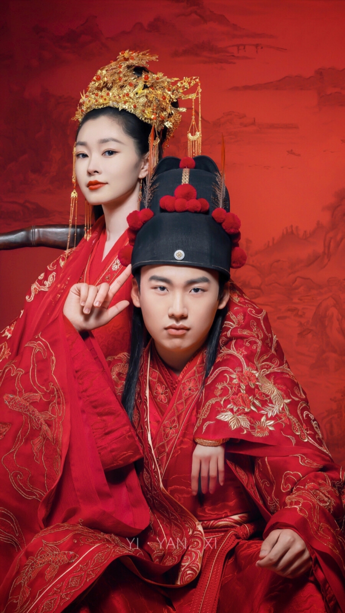 TOP 8 :赘婿 | 全网热度指数 63.8 《庆余年》主创团队打造的《赘婿》剧情节奏、演员对角色的塑造都很不错,是开年播出后掀起颇高热度的一部必追好剧! 剧中郭麒麟饰演的「赘婿」宁毅从现代商业奇才穿越回到古代武朝入赘苏府,和长房苏伯庸独生女苏檀儿成婚。夫妇二人「先婚后爱」,一起玩转商界称为江宁首富,宁毅也从一名小小赘婿成长为真正为天下立心、为生民立命,改变时代的大人物。