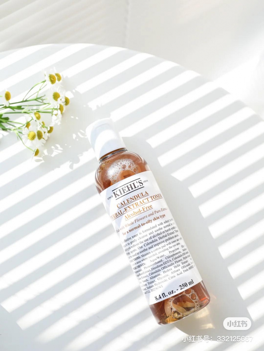 TOP 1 :Kiehl's Calendula Herbal-Extract Alcohol Free Toner