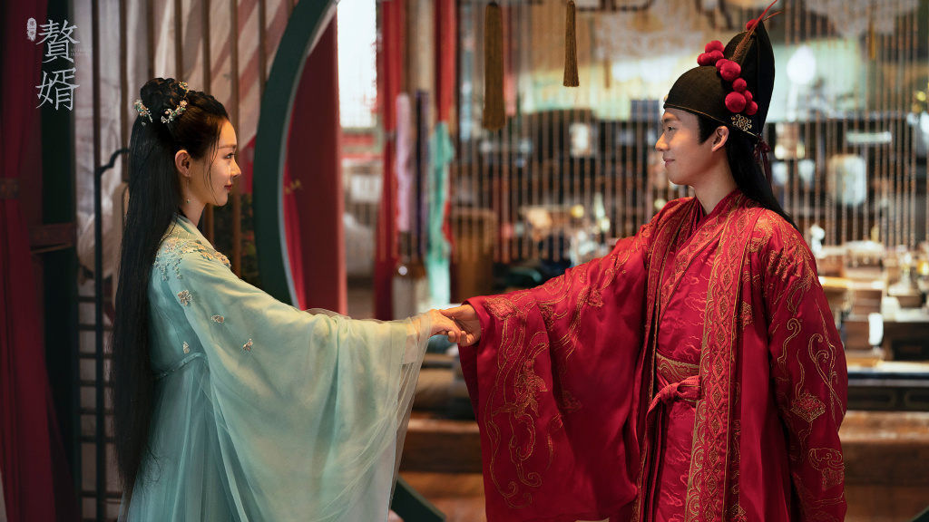 TOP 6 :赘婿 | 豆瓣 6.6分 《赘婿》讲述了入赘到苏氏布商家的赘婿宁毅,助力妻子苏檀儿搞事业玩转武朝商界,最终成为江宁首富的故事。机智过人的宁毅面对家事国事天下事勇往直前,从无人在意的小小赘婿成长为真正为天下立心、为生民立命,顺应时代也改变时代的大人物。 暖萌聪颖男主和不是傻白甜的出色女主一起搞事业,编觉得郭麒麟和宋轶剧中CP感莫名超强!而且故事情节中具备了好嗑的感情线,也有爽剧必备的主角成长线、实力开挂、反套路、轻喜剧笑点;整体来说是很值得入坑的一部开年好剧呢~
