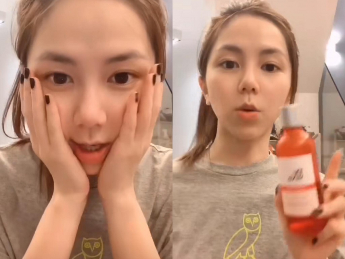 Tips 1 :化妆水「七水修复法」 不少韩妞都推荐的化妆水「七水修复法」,能有效镇静、保湿肌肤之余还有收细毛孔功效;这也是GEM私底下养出水嫩嫩好肌肤的秘诀!首先网冰箱里放几片化妆棉了备用;选择一款适合自己肤质、不致敏的化妆水,在清洁完脸部后用它浸湿化妆棉,在全脸进行轻柔擦拭和涂抹,重复2遍。 之后倒出适量化妆水轻拍按摩到全脸肌肤上,重复4遍(每一遍都要确保按摩至肌肤吸收才进行下一步)。最后拿出冰箱里的化妆棉,用化妆水彻底浸湿后敷在脸上做湿敷,几分钟后取下并接着进行后续保养程序。