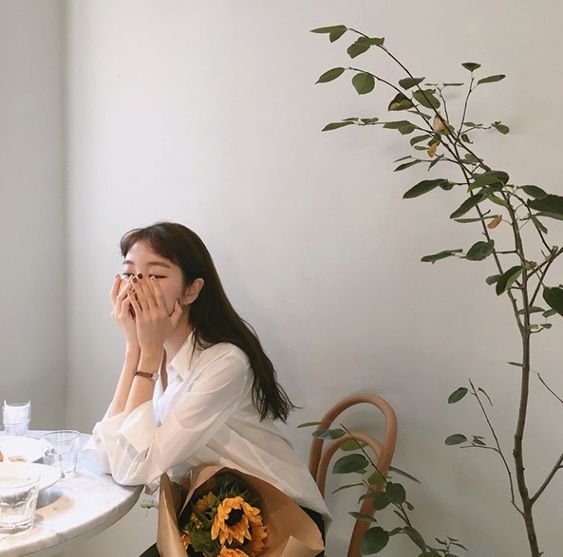 存钱早日成功买房 Tips 5 :固定每月存款数额存入定期 多自律都好,但凡有可流动的资金在手都会有可能不小心花费掉。建议固定好每个月固定的存款数额,月底/月头发薪后即可将该数额存到Fix Deposit定期户口里,除非重大情况需要应急,否则坚决不碰该户口里的存款。比如月薪为RM3千,可以固定每月存款三分之一(即RM1千),一年下来打底都能存到RM12K!
