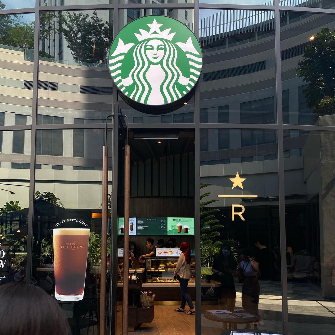 # Starbucks Reserve ™ 和普通Starbucks有什么分别? 除了门市装潢更加高贵奢华,Starbucks Reserve ™ 和 普通Starbucks又有什么分别呢?来看看官方对Starbucks Reserve ™ 的注释: