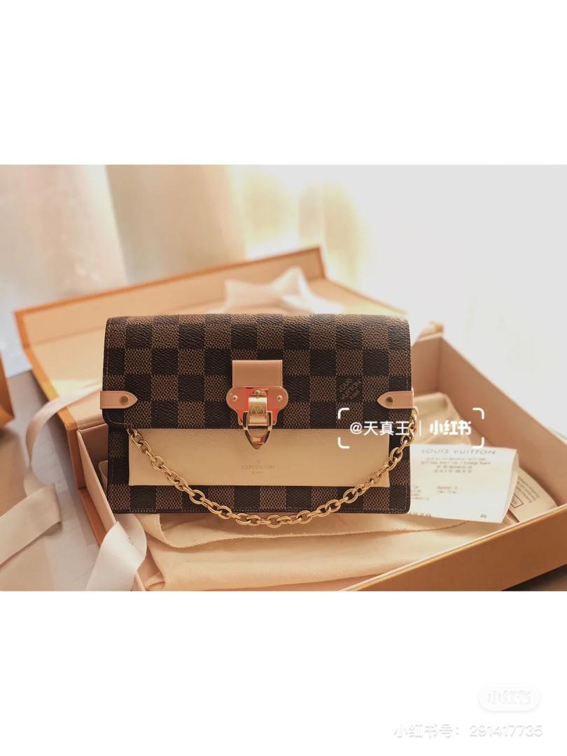 woc 链条斜挎钱包 23