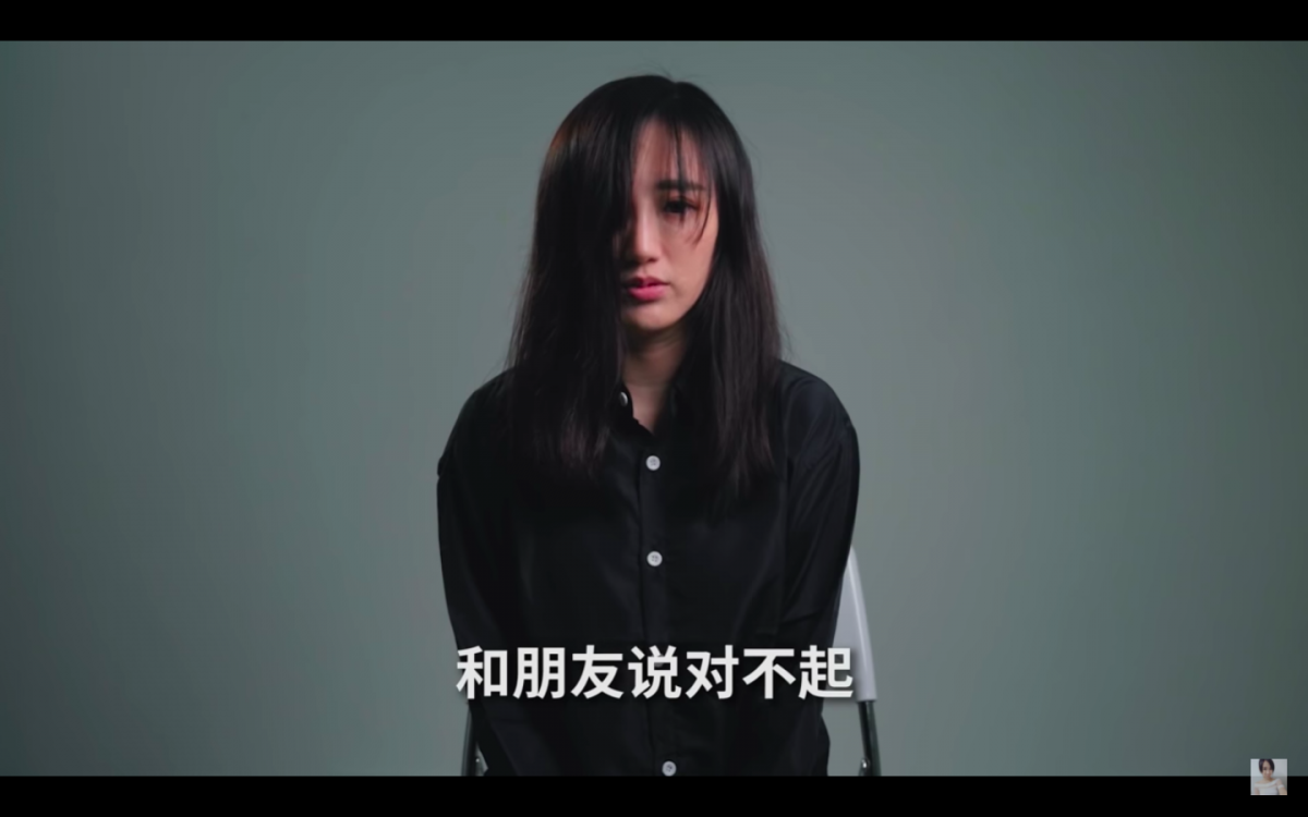 稍早前杨宝贝在YouTube频道上传了6分多钟的影片,正式向各界致歉、并针对此前的诈骗风波解释来龙去脉。除了透露前段时间经历前男友分手,也说明自己会动诈骗歪念头的起因,是因为自己染上了赌博恶习。