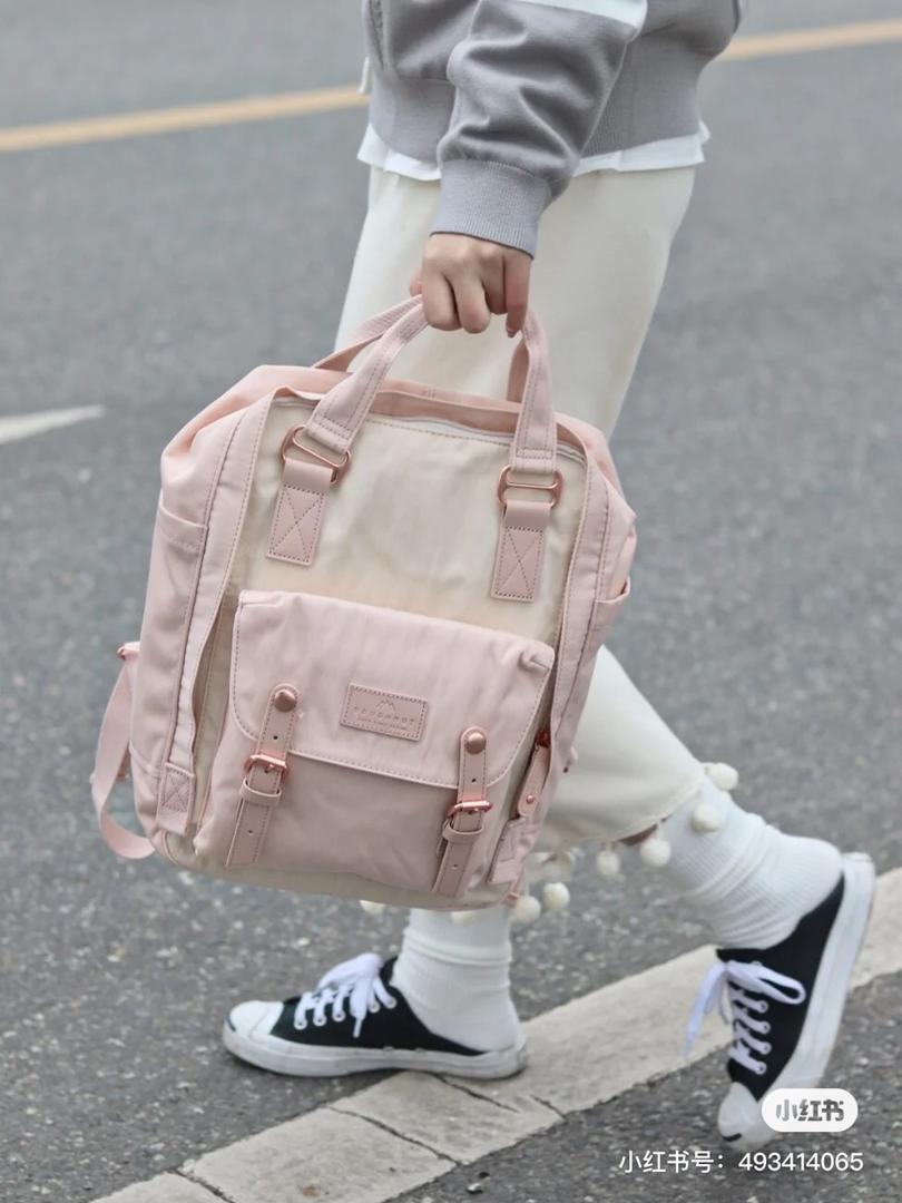 柔嫩粉双肩包 8