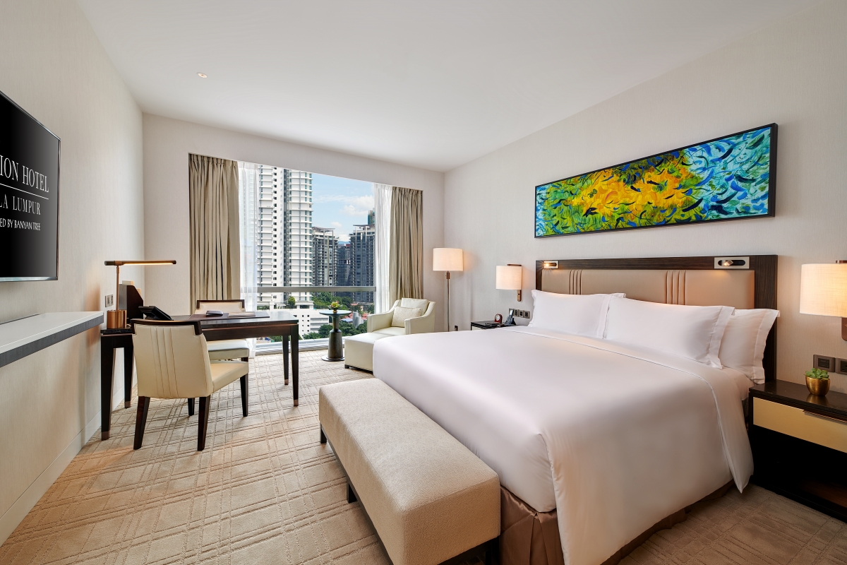 # Pavilion Hotel KL Club City Oasis客房配套原价RM926现只需RM670,不仅包含两餐还能享受行政酒廊礼遇,豪华体验静待您的驾临! ~ 含双人份早餐 ~ 含The Courtyard价值 RM300 的双人份3-course set dinner ~ 可尊享行政酒廊Club Lounge至臻款待
