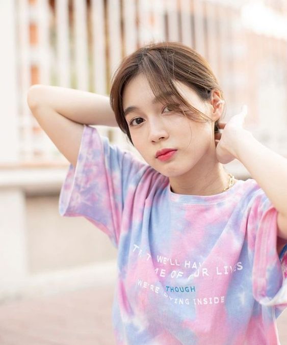 回头率超高「又纯又欲」发型教程来咯~这边厢给中长发和长发女生们整理了6款步骤简单、效果谁绑谁好看的发型,无论是约会、逛街、上班上学通勤都能美美出门!马上笔记收藏练习吧:
