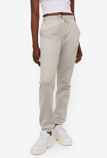 短版卫衣（RM39.95）>>> 点击查看购买详情 <<< 短板Hoodie连帽卫衣（RM74.95）>>> 点击查看购买详情 <<< 运动风长裤（RM54.95）>>> 点击查看购买详情 <<< 