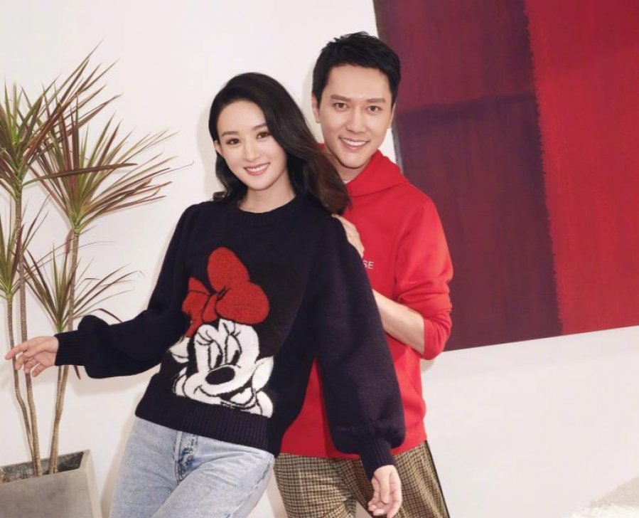 # 冯绍峰赵丽颖离婚 其实早有端倪? 冯绍峰和赵丽颖方一大早突然抛出的震撼弹让各界震惊!但细看月前网上流出的消息,离婚似是早有端倪。