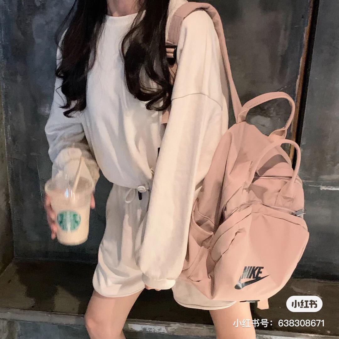 柔嫩粉双肩包 16