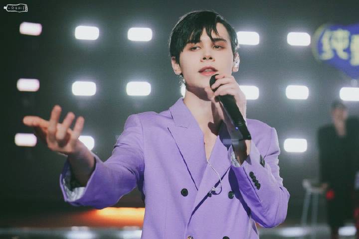 #利路修式哲学语录再+1!「我不想限制自己的自由」 有利老师在的场合,怎么可能少了利路修式哲学语录呢(笑)当被记者问及结束创造营体验下岛后有什么未来打算,他直言: 「未来的事情我不想说,我不想限制自己的自由。因为比如说,如果今天我想做歌手,但是明天我想做运动员,我现在(说出我的未来打算的话)就是限制了我自己。我的意思是,我以后看看我有什么机会,我都试试。