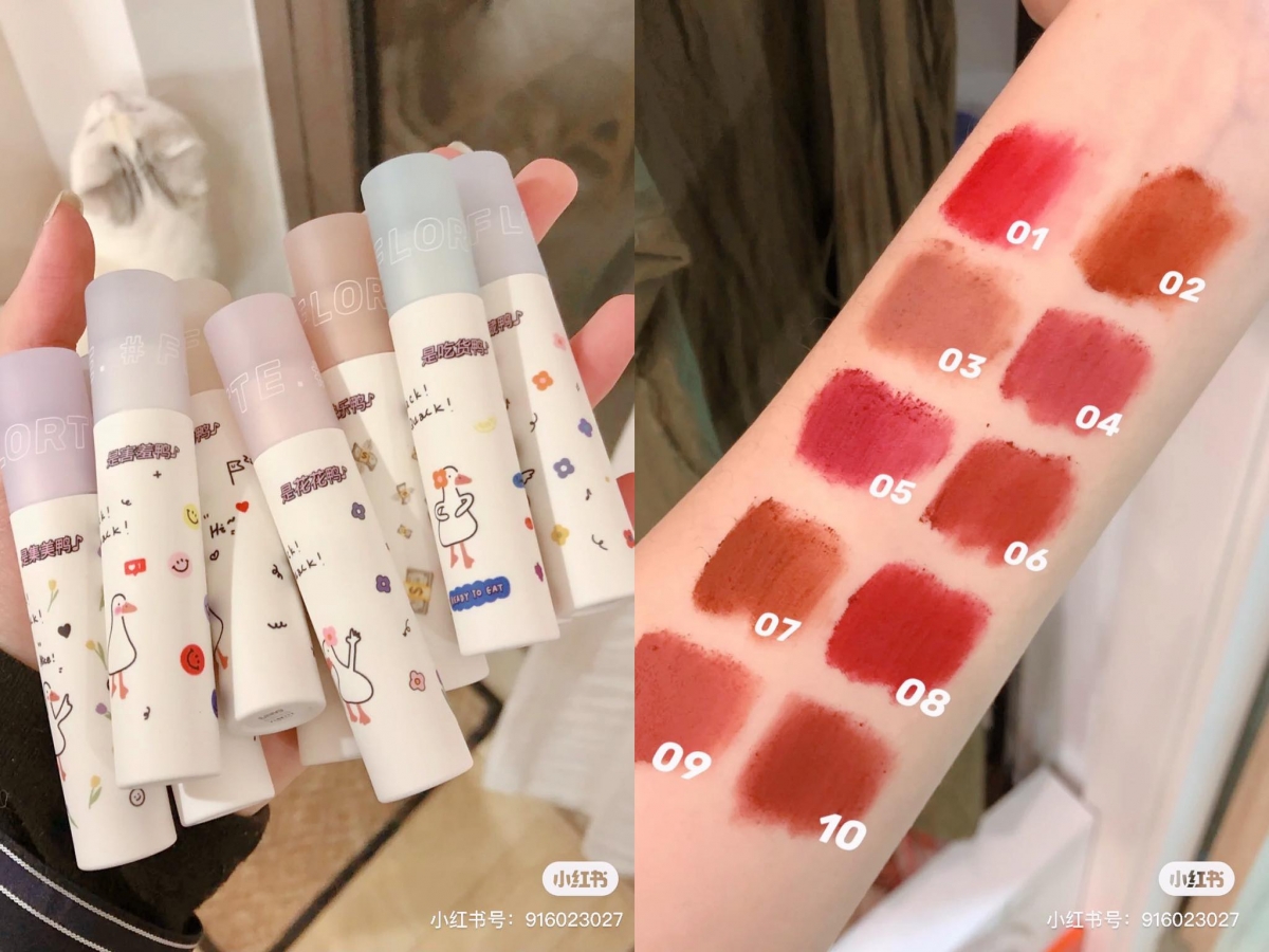 喜欢玩妆的话推荐可以入手Flortte家的彩色眼线笔～品牌旗下的指甲油、最新推出的鸭鸭系列唇泥也很高CP值。