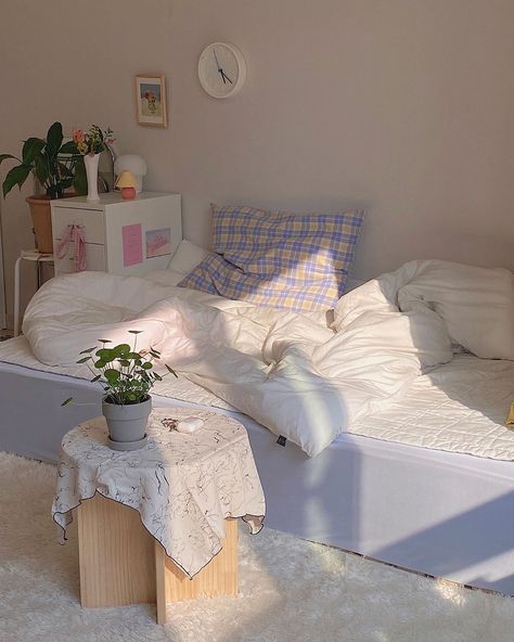 TIPS 5 :很难实现「断舍离」?试试 6 :6 杂物减法! 将大清扫过程分成几周来完成,每一次清理时,规定自己利用6:6杂物减法;从现有的东西中选出6款已经不能再用、必须丢掉的东西,以及6种状态还新、可以二次使用捐出去的东西。遵守这个规定的话会发现断舍离没有想象中困难哦!