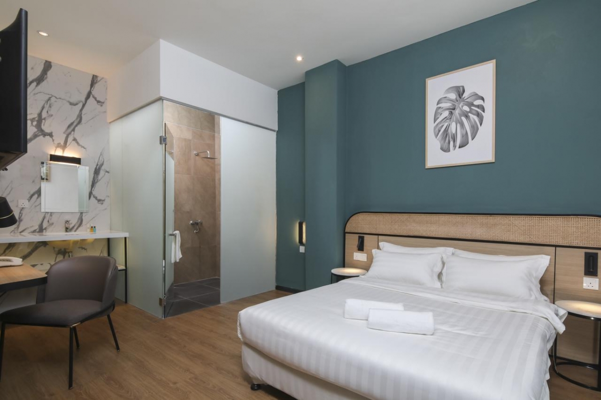 # Season Point Hotel 步行几分钟就能抵达Pasar Seni中央艺术坊、茨厂街等隆市地标;客房的摩登时髦INS风装潢、酒店配备露台的设计也是加分项!实惠价格就能邂逅优质住宿体验。