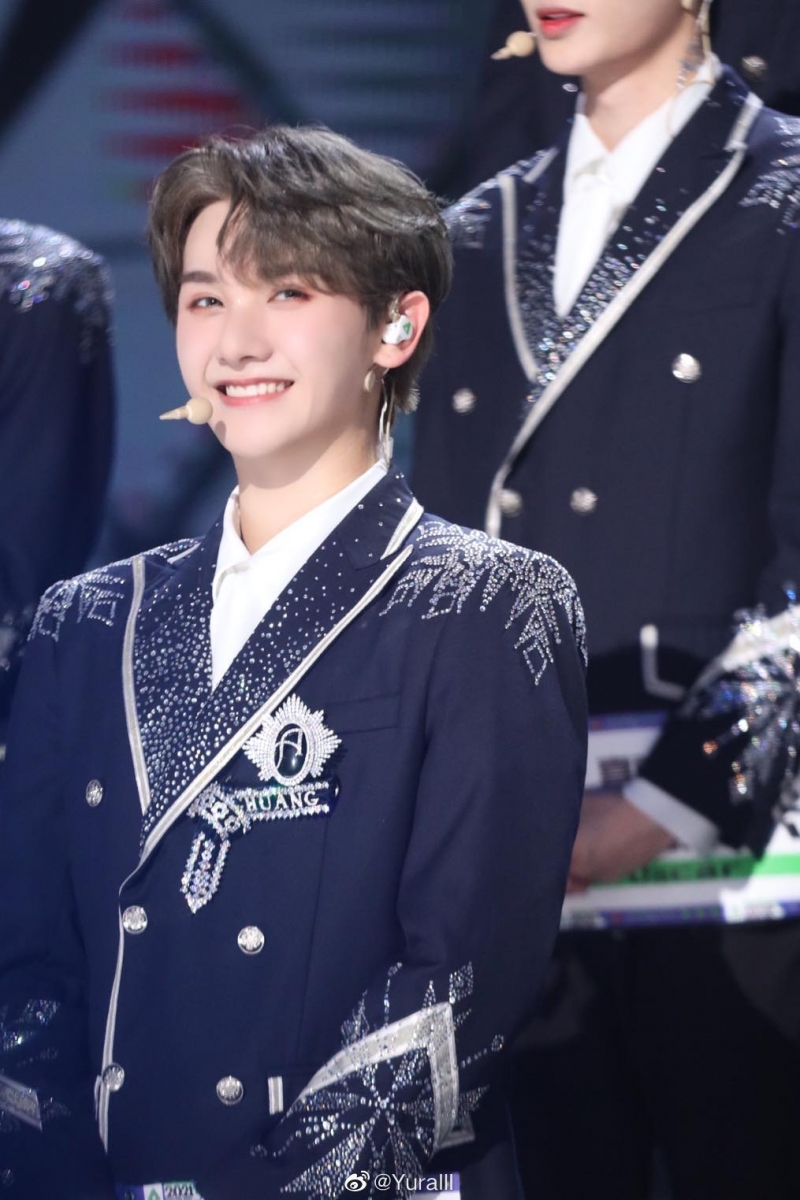 第五名:高卿尘 小九