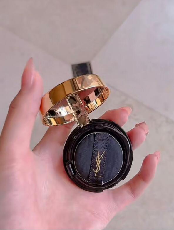 粉色气垫 YSL 8