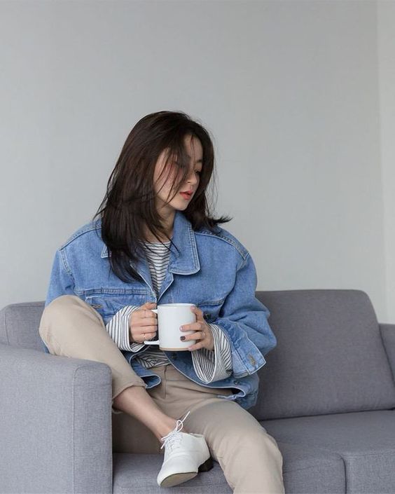 问题 1:你最近是否感觉自己「叹气」的次数看多了? 问题 2:你最近是否对于人际关系、人与人之间的相处觉得心生厌烦,不想搭理;甚至在手机铃声响起、收到Message提示音时会感觉焦虑和无力感? 问题 3:你是否觉得自己对外形打扮了无兴趣,对于时尚、穿衣打扮都不太在乎了? 问题 4:你是否对于运动之类耗体力的事一概提不起劲,宅在家只想赖着,完全不想动? 问题 5:你是否觉得自己开始不在乎食物美不美味、对新奇的美食毫无兴趣,只要能将就吃完填饱肚子就好?