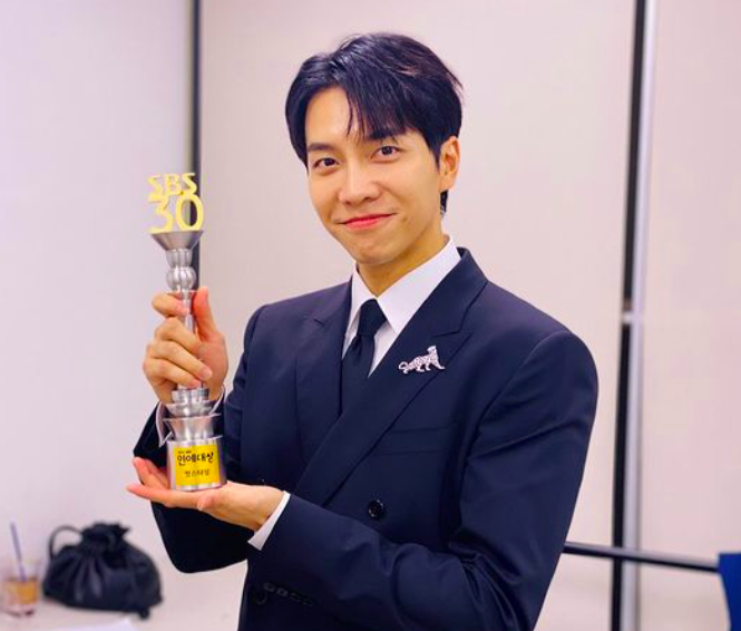 最新声明！经纪公司承认李昇基李多寅恋情 不久前李多寅所属经纪公司9Ato娱乐公司针对报导给予回应，承认了两名演员「正在小心翼翼地了解彼此」！