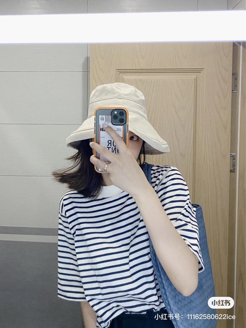 uniqlo T 9