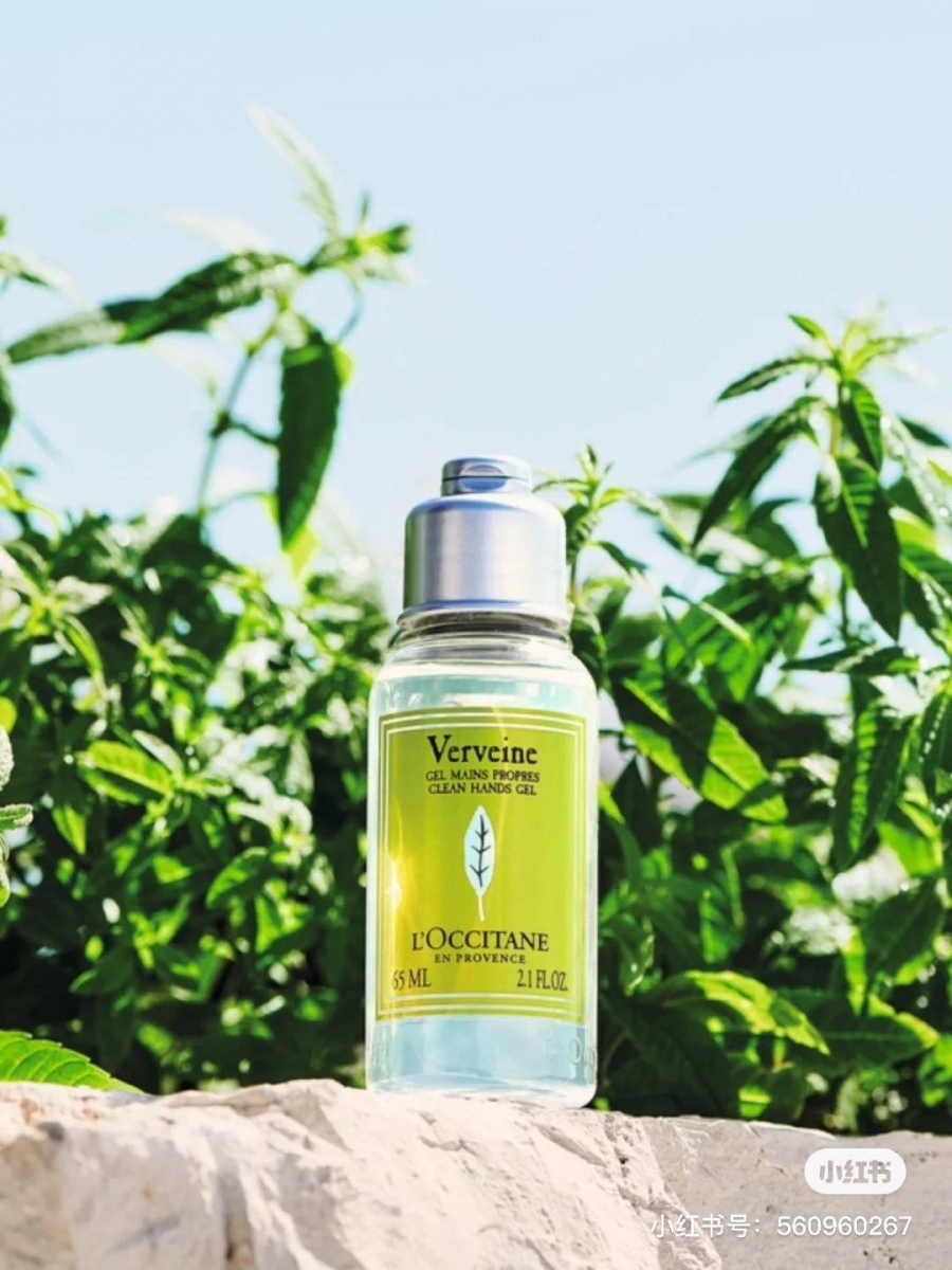 # 4 L’Occitane Verbena Clean Hands Gel / 65ml 喜欢L’Occitae家马鞭草系列保养品的你，必定也会为这款干洗手液沦陷！其中蕴含的马鞭草萃取成分，让双手经过酒精成分消毒抗菌后依然维持保湿感，干净清新的香气还特别放松身心～