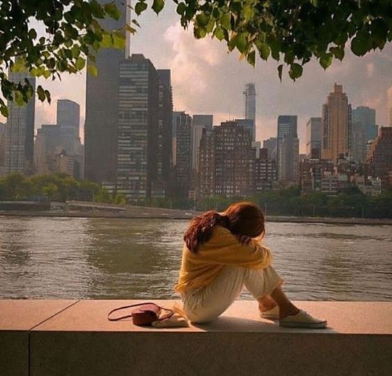 【得分9-10分】 上述十道问题几乎全部都答YES的话,心累指数高达80%,建议你务必正视自己的精神和心灵健康。你对于日常生活大小事都感觉很乏味,对任何事情都提不起兴趣;甚至有的时候会觉得,自己好像连「快乐」都提不起劲,只感到异常疲倦。这边为你提供一些小建议:不要一直翻阅从前,放下才能更好地前进,只有在你学会放开紧握的双手,机遇和美好的事物才有可能重新来到你的手中;人生苦短,别等、别遗憾、不将就。眼下可以做的,是尝试积极起来、帮自己找回对生活的热情;不妨可以试试培养新兴趣、大胆尝试一些以前没接触过的新事物,借此找到对明天和未来的希冀,找回活力。