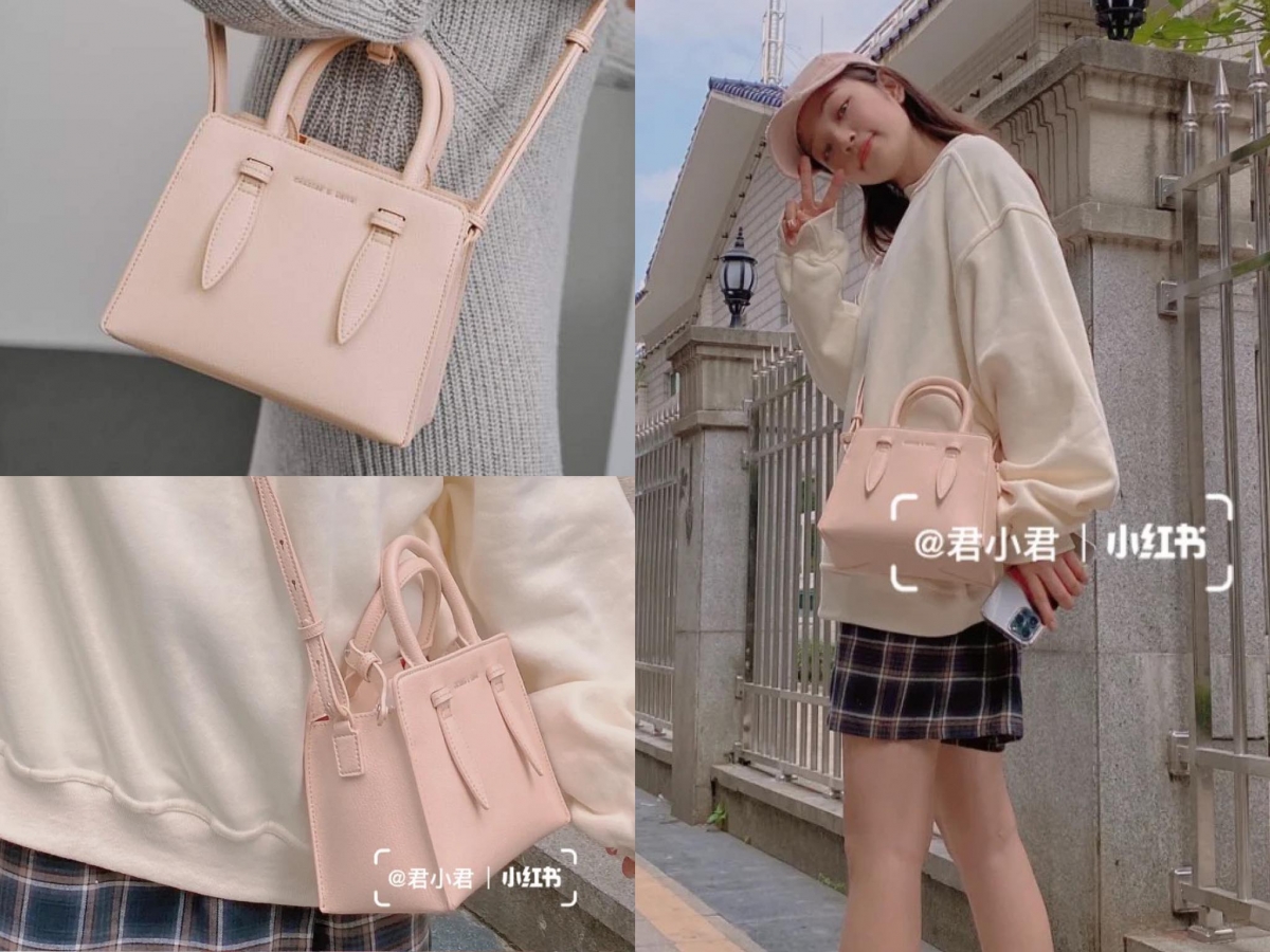 # 7 Double Top Handle Structured Bag 迷你包 让许多女生「一眼心动」的这款迷你小方包,收纳容量不算大但日常佩戴出门放点重要单品绰绰有余!可惜马来西亚官网没有上架海外非常热销的樱粉色款(哭)柔蓝色系也是很不错的选择哦!