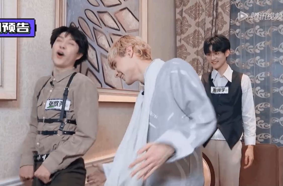 # 利老师上线啦!和甘望星、韩美娟爆笑互动,唯独没有回复「他」! 虽然近日利路修在微博上没更新,但在抖音上还是蛮活跃的~比如和韩佩泉aka韩美娟、甘望星、王孝辰都有在评论区留言互动,但唯独没有回复节目中交情甚笃的张欣尧!