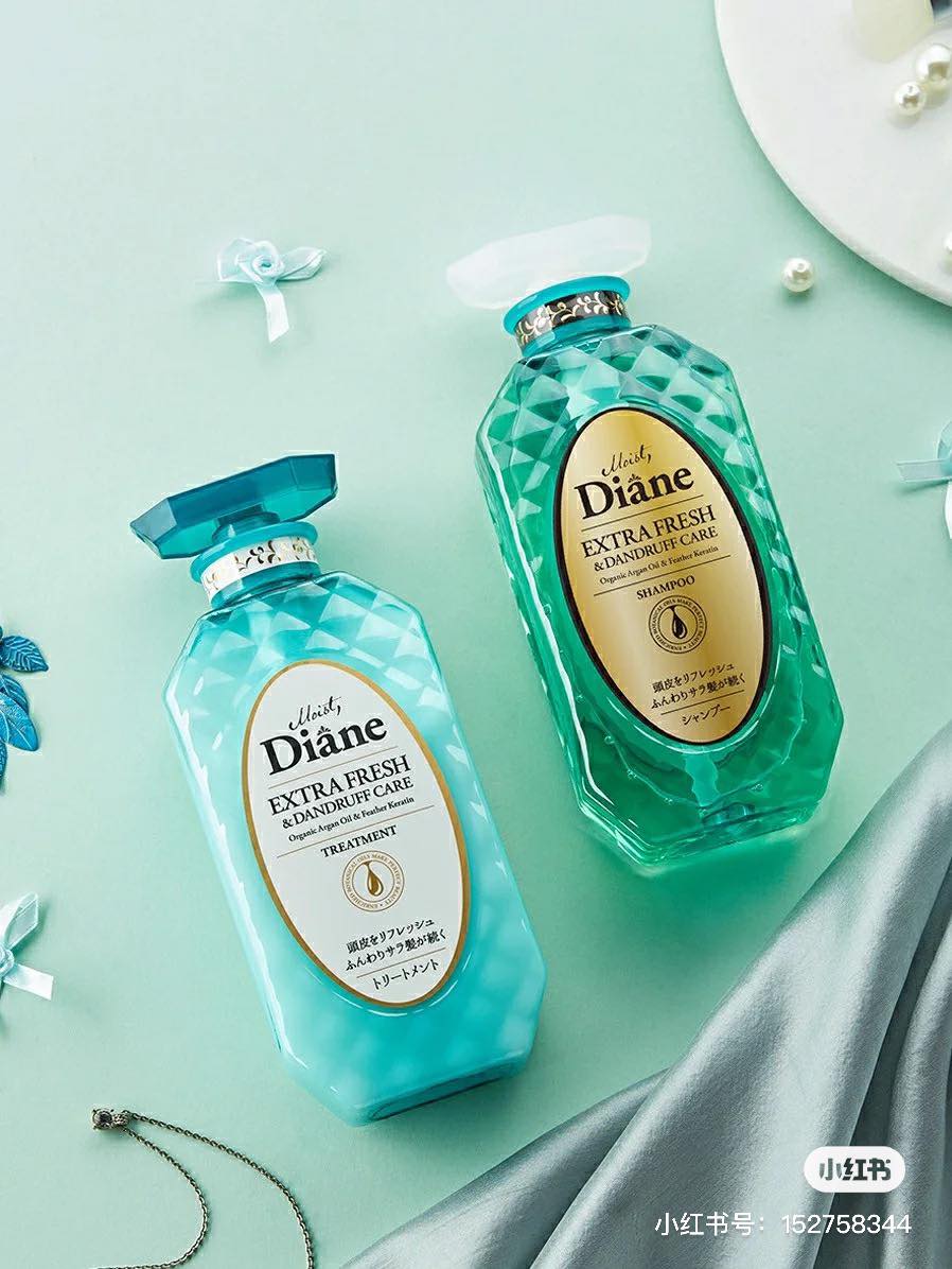 # Moist Diane Perfect Beauty Extra Fresh & Dandruff Care Shampoo 清爽去头皮屑型 >>> 【点击查看链接】 经常头皮出油、面临头皮屑问题的女生可以尝试这款清爽去屑型洗发水,清洁力非常好但不会给头皮造成负担。