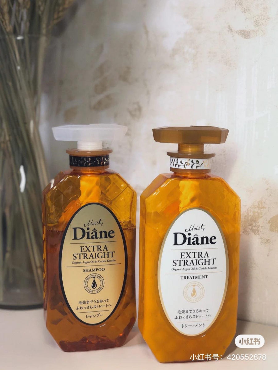 # Moist Diane Perfect Beauty Extra Straight Shampoo 滋润顺滑型 >>> 【点击查看链接】 如果你的发质属于易炸毛、干枯暗淡、难打理的自然卷,这款滋润顺滑型洗发水或许是可以拯救你的「命定款」!号称洗完头就能将炸毛头发抚顺哦~