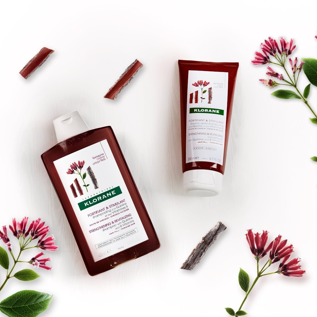 KLORANE Quinine Anti Hair Fall Shampoo 养发洗发水 蕴含Quinine+维生素B7生物素配方,可以有效刺激毛囊、强韧发根、改善皮脂分泌过剩问题,而且能够帮助强化发丝角蛋白,洗完头发质滑顺不毛躁,明显改善头发易断裂和易脱发问题。